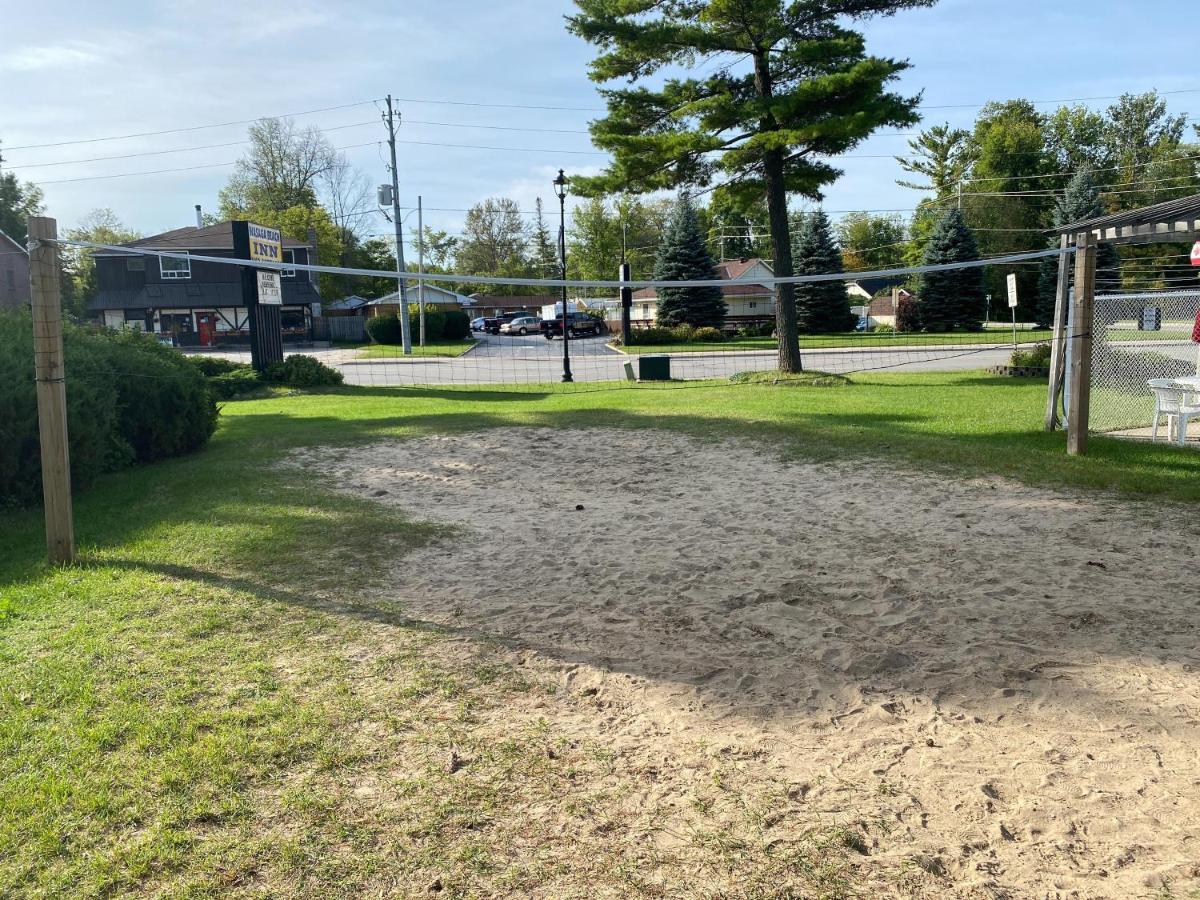 Wasaga Beach Inn And Cottages Exterior photo