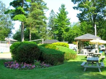 Wasaga Beach Inn And Cottages Exterior photo