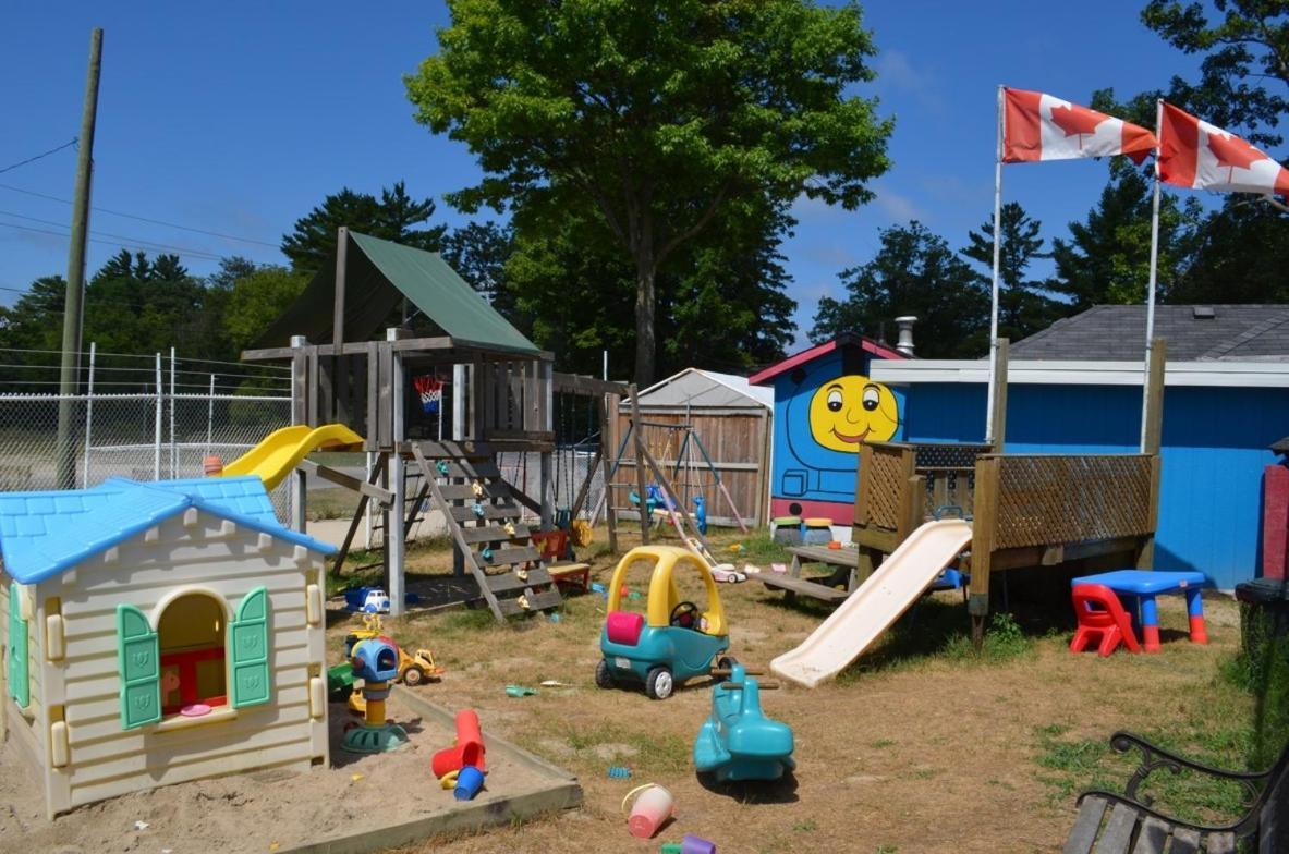 Wasaga Beach Inn And Cottages Exterior photo